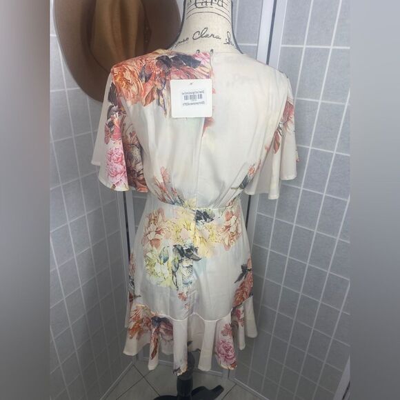 Hello Molly Floral White Dress - Picture 10 of 14